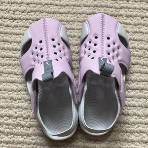 Toddler Girl Nike Sunday water shoe sandals! NWOT